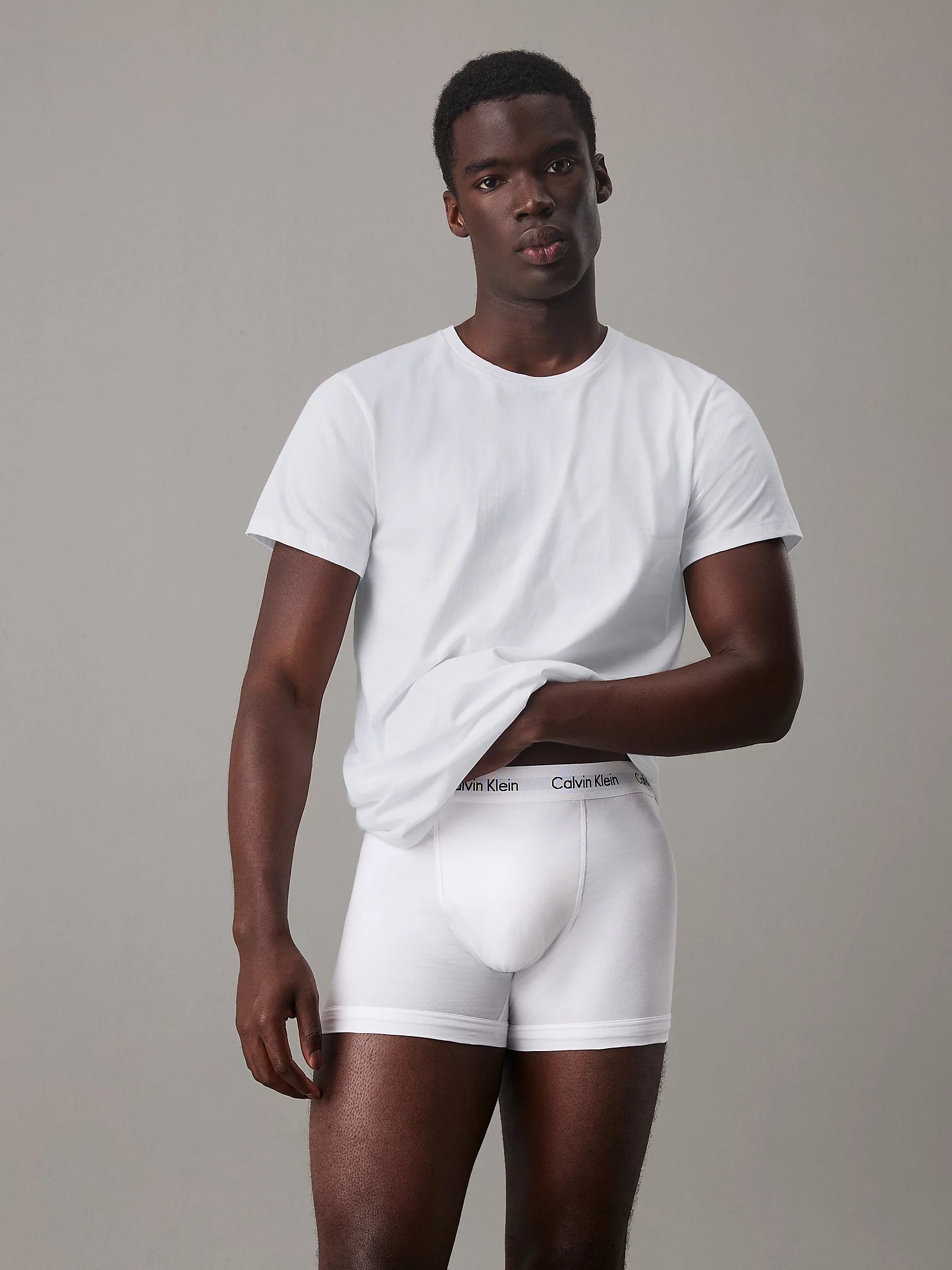 CalvinKlein-[000NB4011E100]-White-2.webp